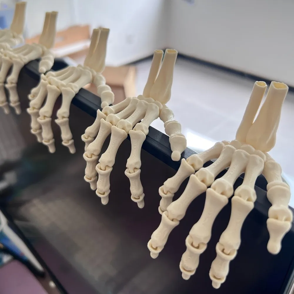 3D Printed Skeleton Hand Realistic Design Flexible Joint Ghost Halloween Props PLA Material Creative Zombie Festival Props