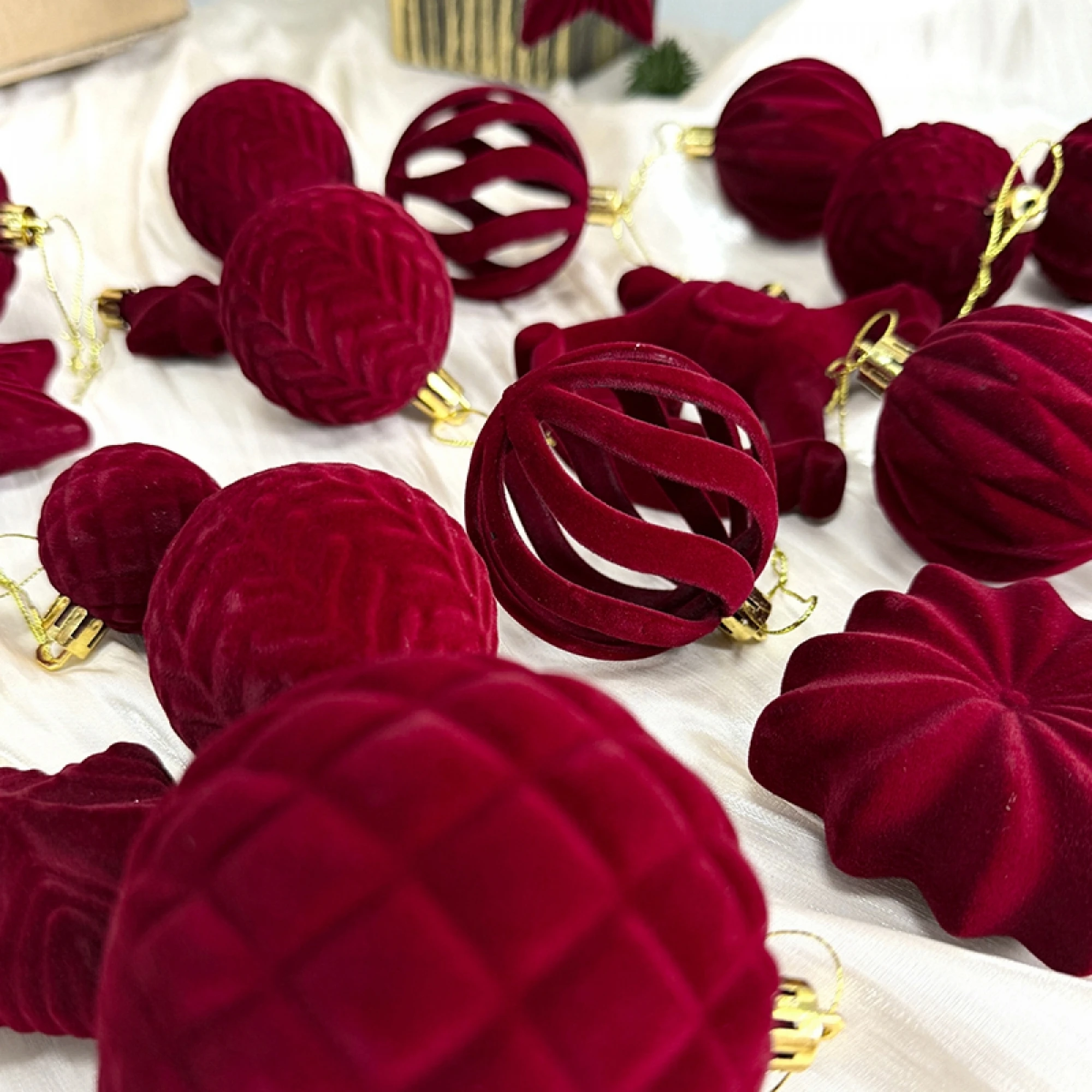 Christmas Ball Ornaments 58Pcs Christmas Tree Ornaments Set with Hanging Loop Christmas Hanging Decor for Home Holiday Party