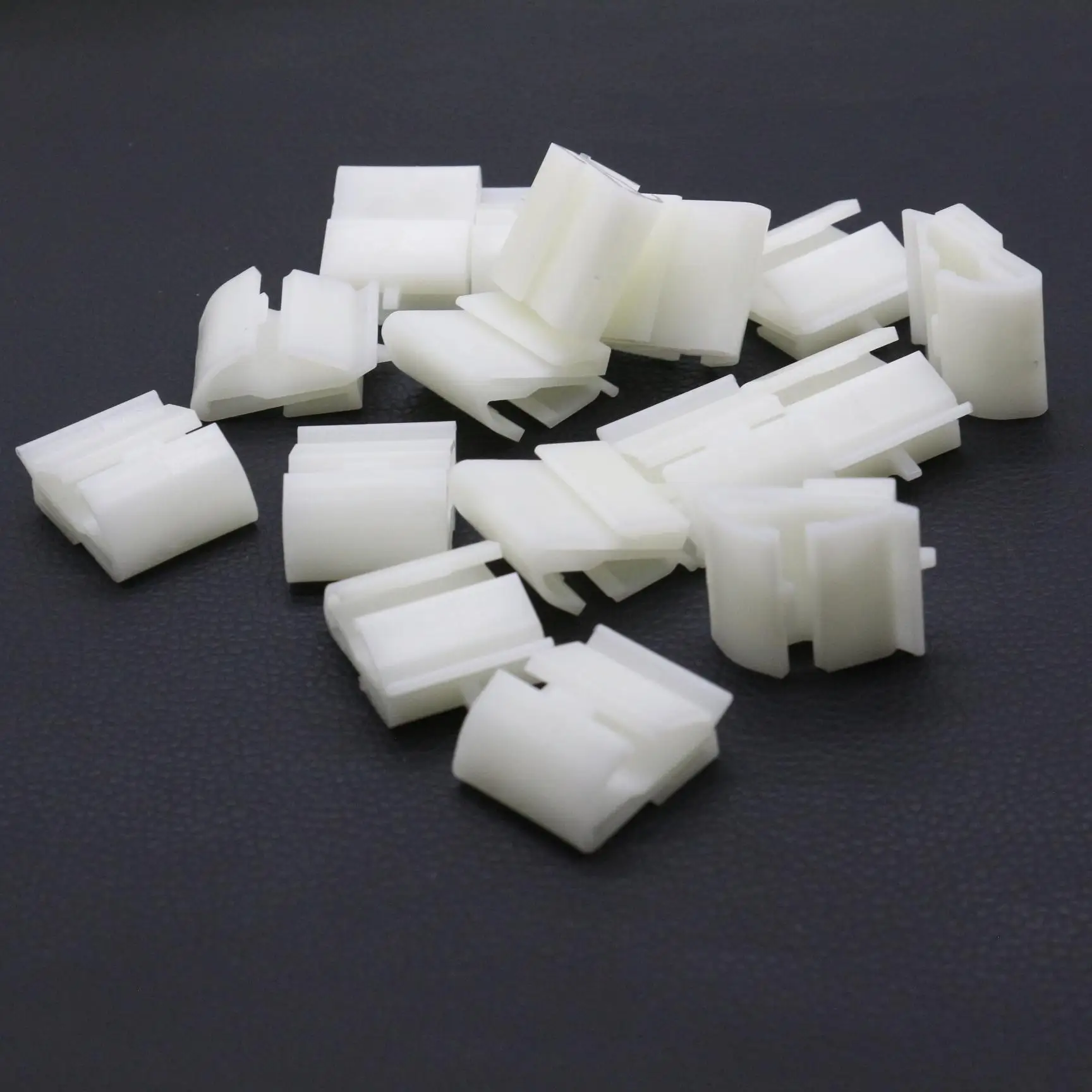 

30 Pcs Door Edge Retaining Clips Accessory Fit For Honda Civic CRX 1988–1991 Trim Panel Mount Component White Nylon 90601SH3014