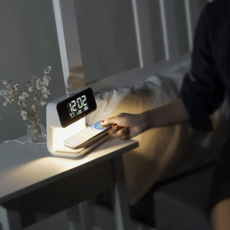 Reloj despertador con carga inalámbrica y luces, estación de carga de reloj despertador digital regulable para dormitorio, mesita de noche, oficina, duradera