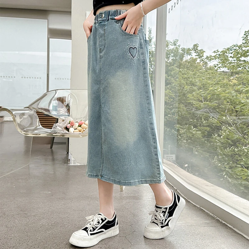 Elegante gonna di jeans lunga con motivo a cuore per bambina con spacco Nuova gonna di jeans casual per bambini con tweens estivi con strass Età 5-14 anni