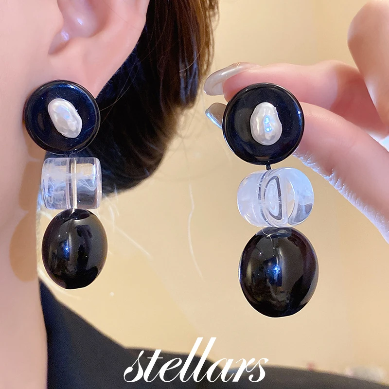 

Silver Needle Black Acrylic Round Pendant Earrings Vintage Minimalist Stylish Temperamental Niche High-End Women's Jewelry