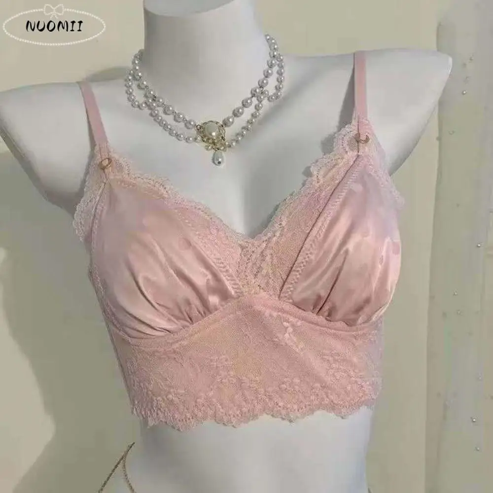 บราไร้สายแบบดันทรง คอวีลึก ผ้าซาตินเนื้อนุ่ม ซับแรงกระแทก ป้องกันการหย่อนคล้อย แต่งลูกไม้ สำหรับผู้หญิง ใส่ไปเที่ยวทะเล