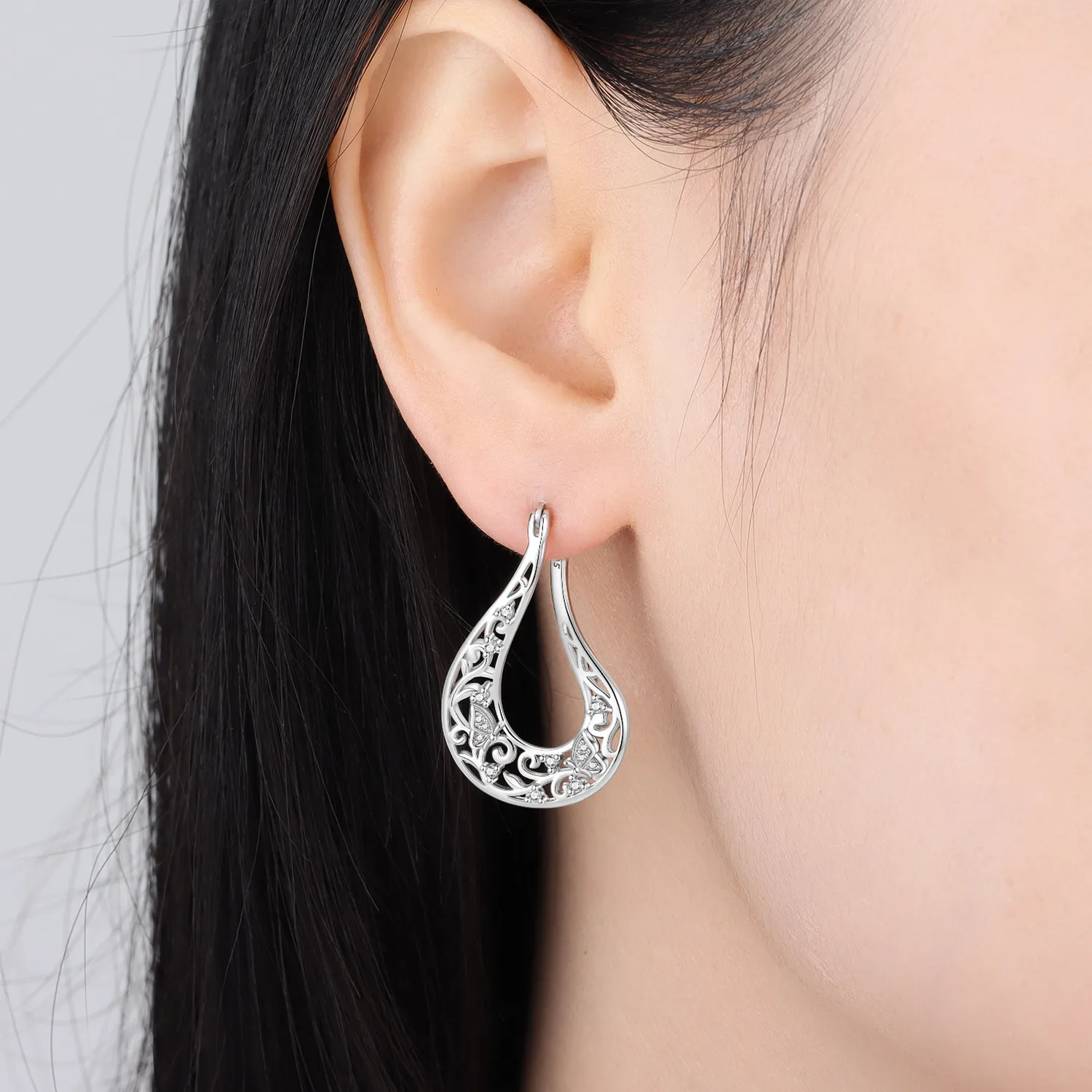 Orstarry S925 Sterling Silber Vintage Vine Butterfly Ohrringe Vielseitige Creolen für Damen Schmuck Originelle Partygeschenke – Detail 2