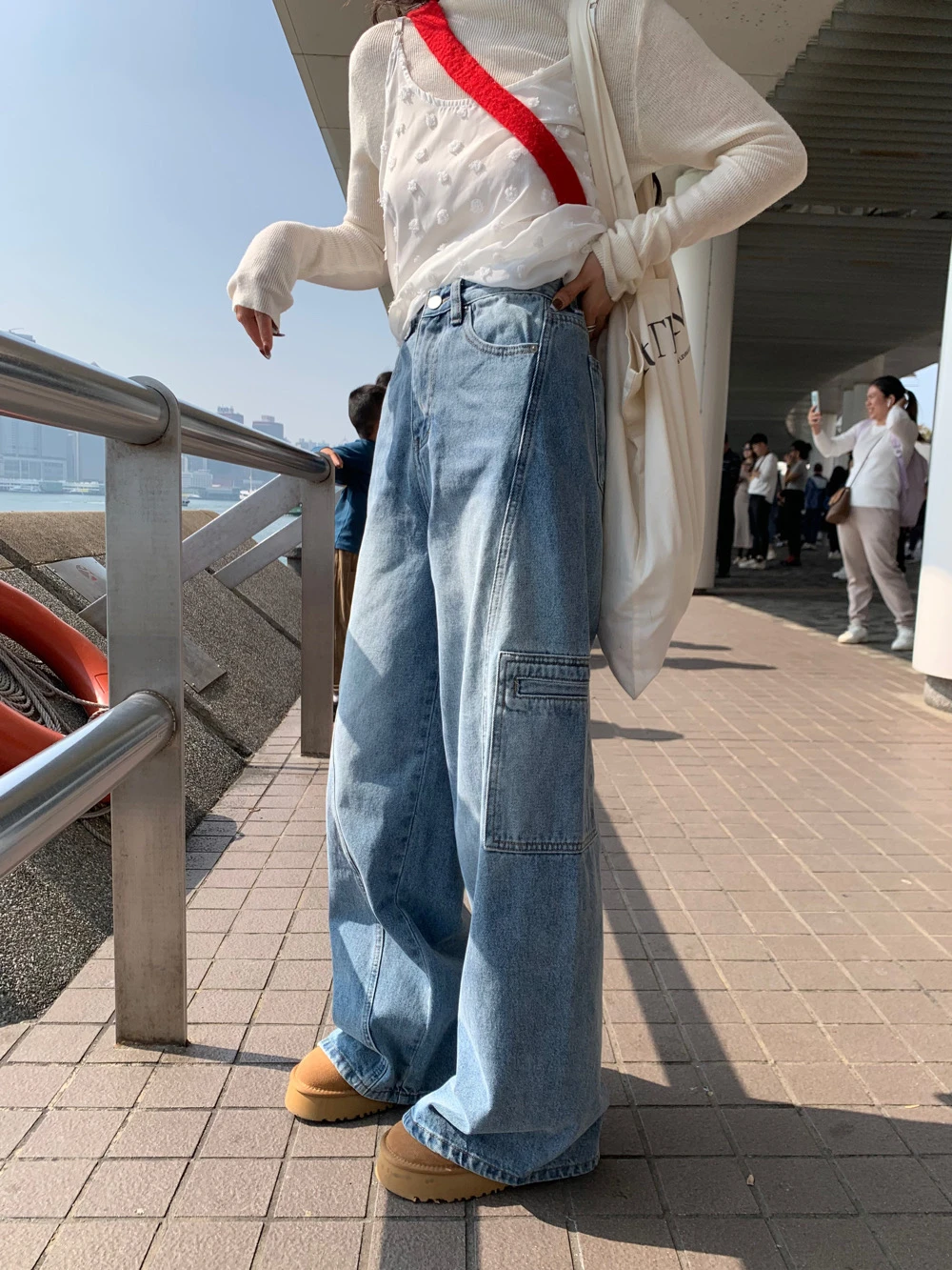 

Женские джинсы с высокой талией и широкими штанинами, прямого кроя, простой дизайн, весна 2025, новинка, повседневные джинсовые брюки с боковыми карманами