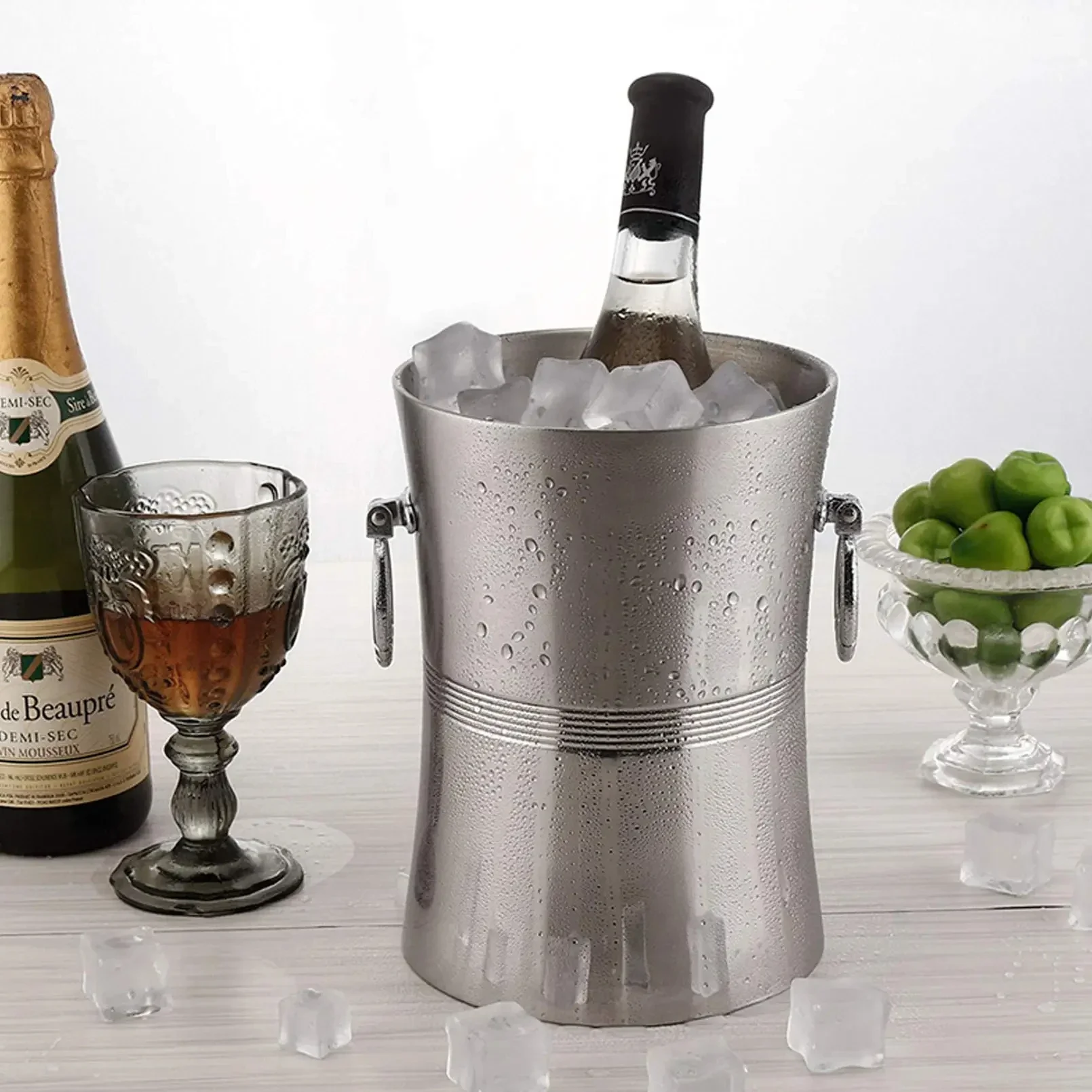 

Insulated Ice Bucket , Made Double-Wall Champagne Bucket Keeps Ice Frozen Longer for Parties，Ideal for BBQ Gatherings