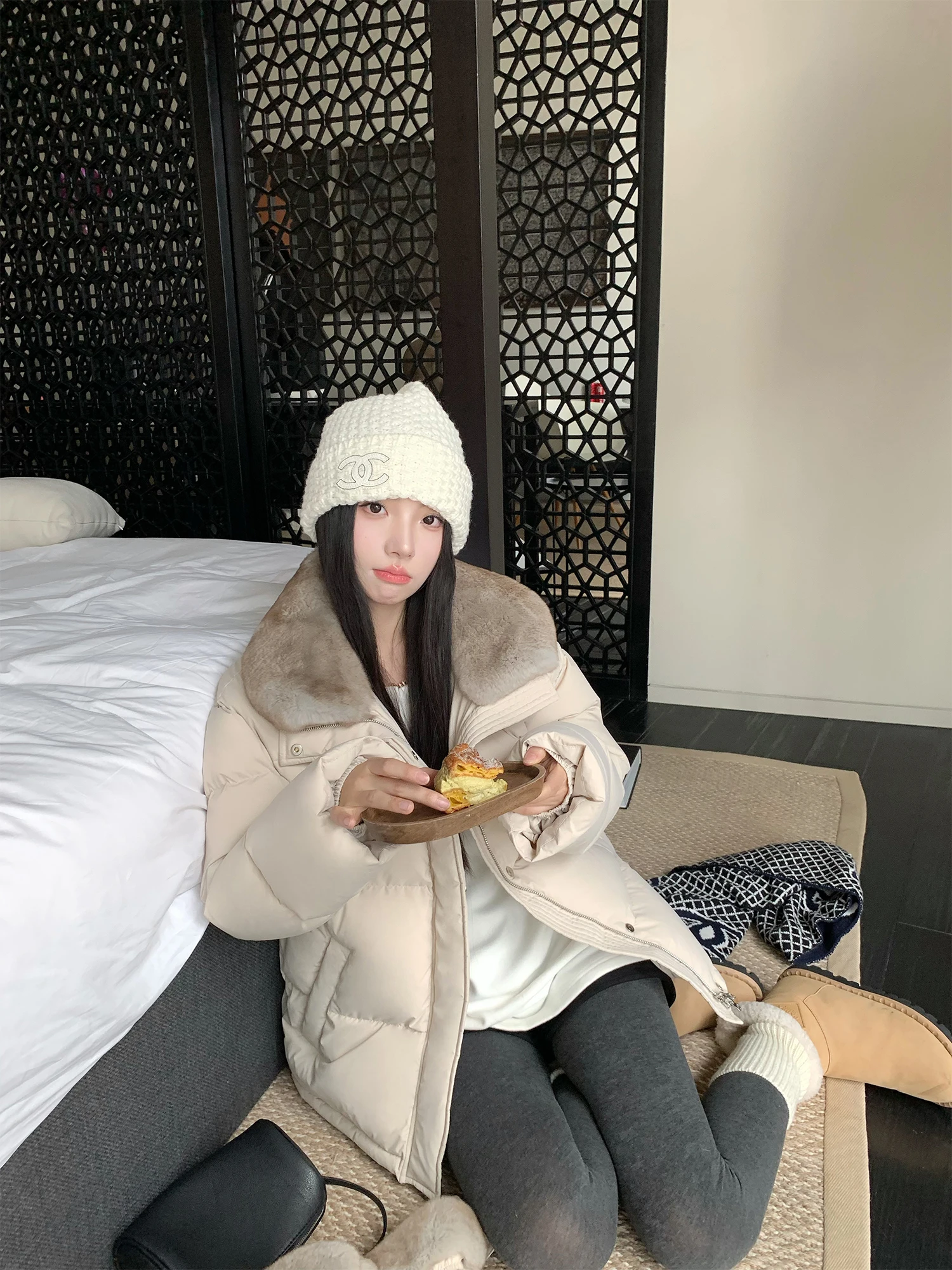 

ort White Du down Jaet Women's Thiened Comfort Velvet Coat with Gloves Rabbit Fur Lined Warm Casual Sle Zipper Closure