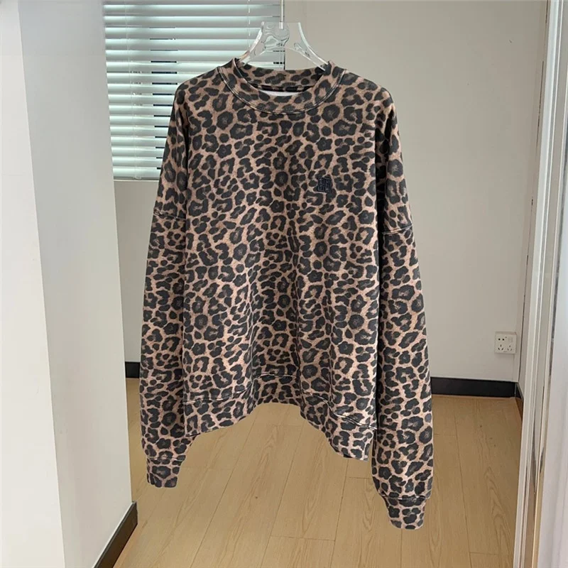 

Miaoli Xi Nan Oil Женская длинная све круглая футболка Ne с леопардовым принтом, свободная основа, осенняя новинка, простой хлопок