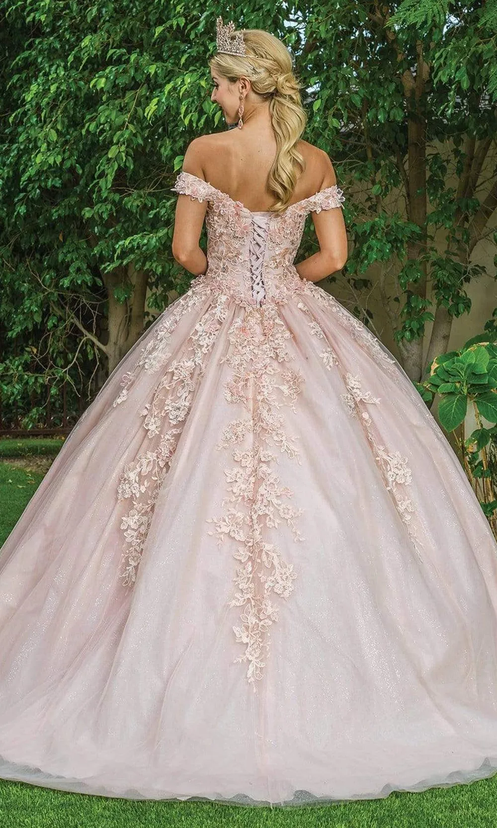 فساتين Quinceanera مكشوفة الأكتاف ، تول ، يزين حبيبته ، الترتر ، فساتين كرة كريستالية ، فساتين سهرة للأميرة ، خط ، فاخر