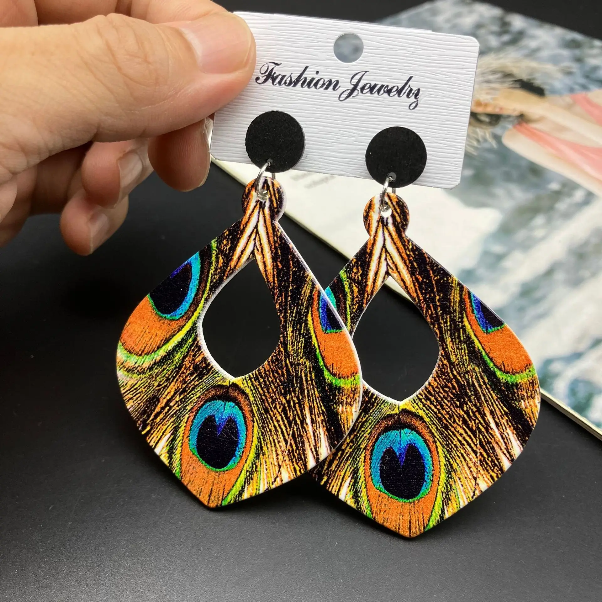 New Devil\'s Eye Peacock Feather Print Earrings With Oval Ethnic Half Circle Spliced Exotic Flower Pattern Wooden Women\'s Earring