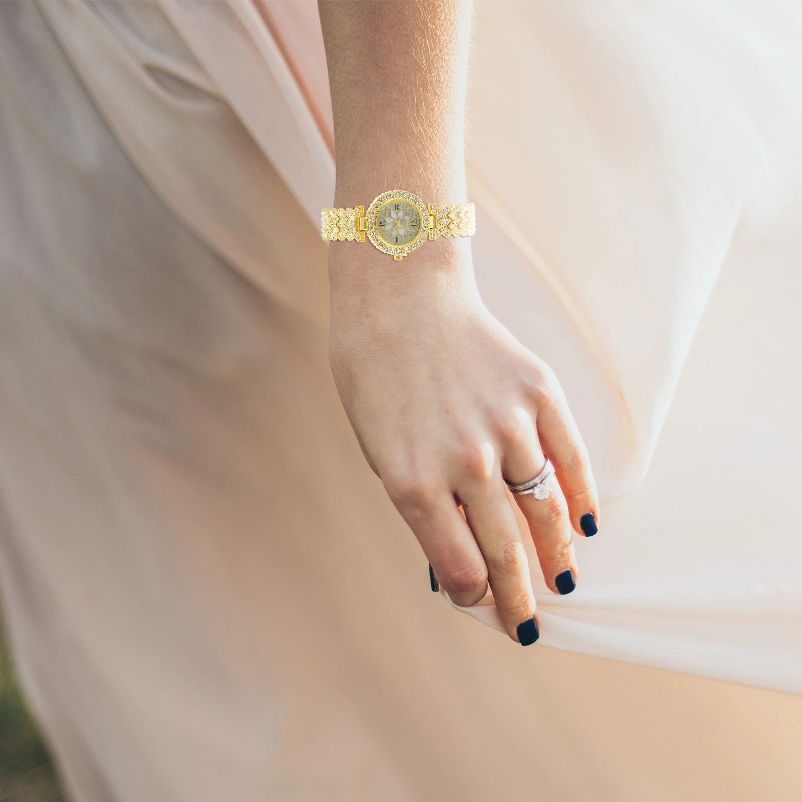 

Rhinestone Quartz Watch Women Fashion Wrist Decor Durable High Grade Material Adjustable Casual nament Ladies Watches