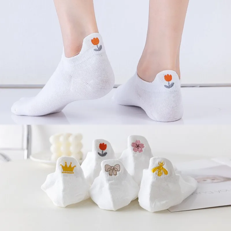Lovely Women's Summer Thin Boat Socks Lift Ear Embroidery Bee Butterfly Flower Crown White Socks Cotton Shallow Cut Sox