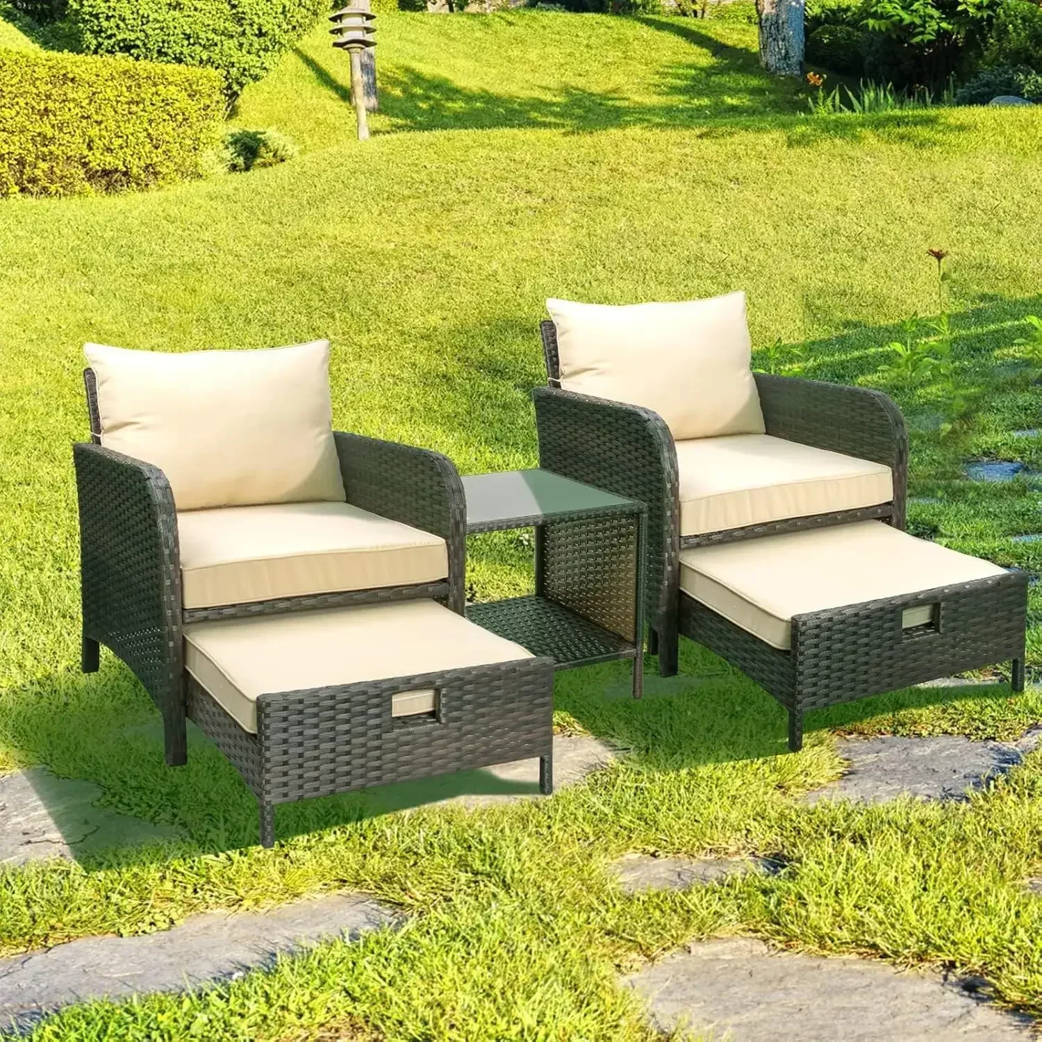 XMSJ.Balcony Furniture مجموعة محادثة للفناء مكونة من 5 قطع، كراسي صالة خارجية مع وسائد ناعمة 2 طاولة عثمانية وزجاجية للشرفة