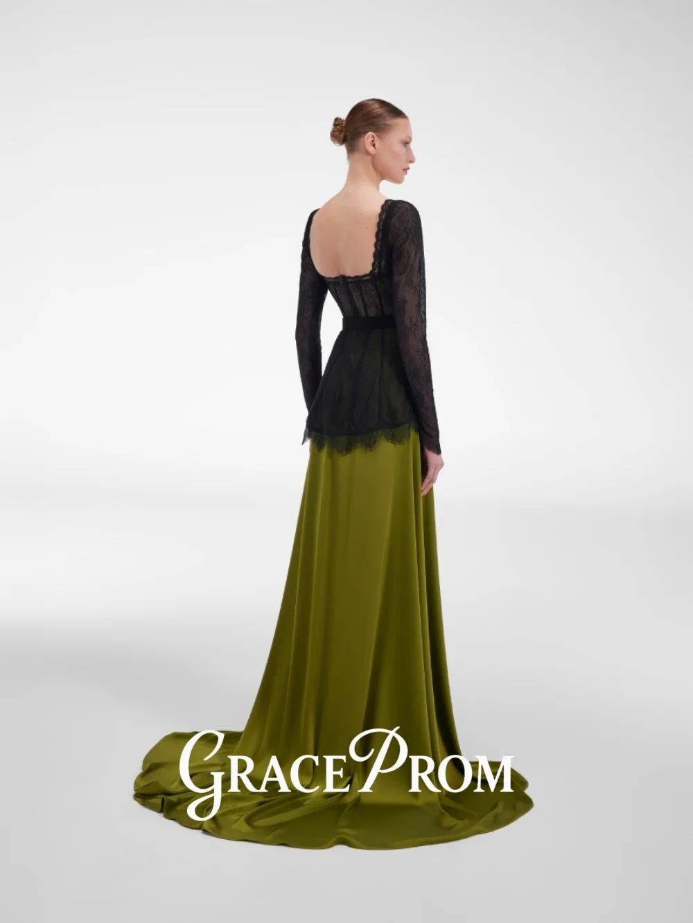 Chique preto-oliva vestido de noite 2026 renda-cetim tapete vestido glamouroso a linha até o chão vestido de festa فسات Iyomavera