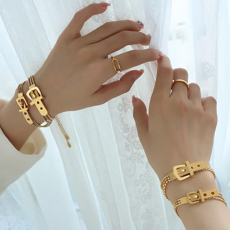 A Fashionable Women's Hand Jewelry Watch Belt Buckle Three-layer Rice Grain Box Chain Bracelet Jewelry