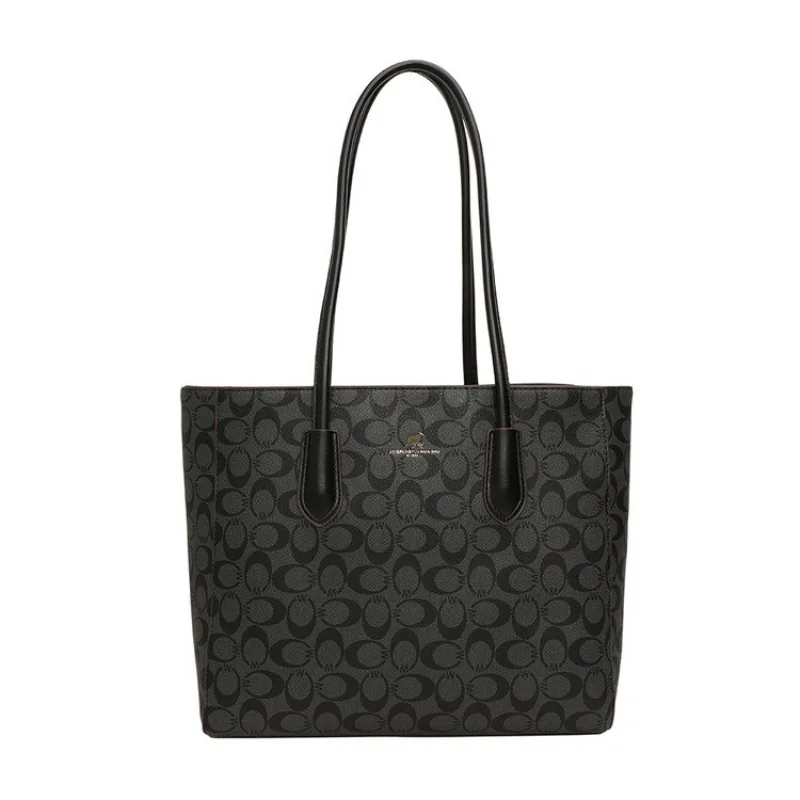 

Luxury Designer Messenger Bag For Women High-Quality Leather Durable Construction Elegant And Functional Carry
