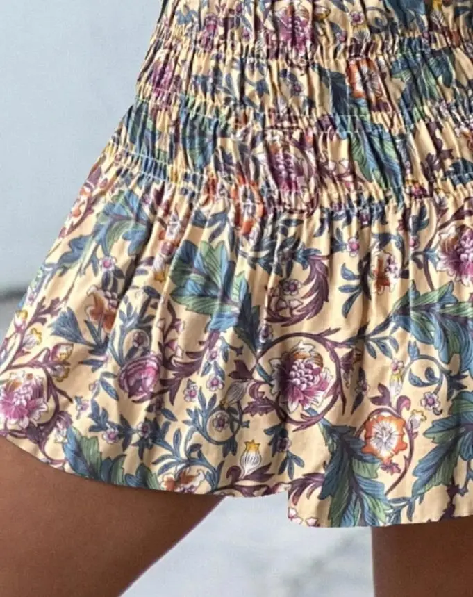 Printed high waisted elastic shirt shorts for women's fashionable and casual floral vacation shorts, new for summer 2025