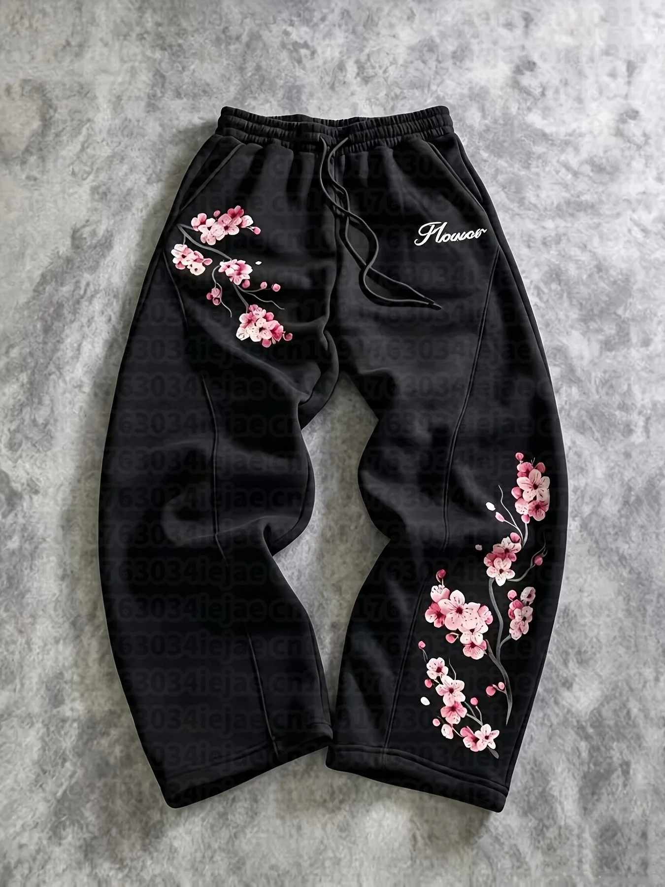 Herren-Sport-Hose mit Kirschblütenmuster in Rosa und Blumen-Buchstaben-Print | Frühling Sommer Y2K Street Style Jogginghose mit Blumen- und Zweigmuster – Detail 5