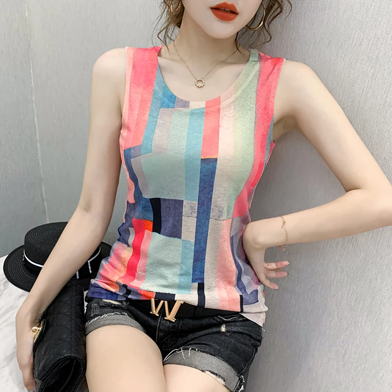 Modny, drukowany damski top na lato 2024, bazowa warstwa, odzież wewnętrzna, dopasowany T-shirt, elegancki styl do pracy.