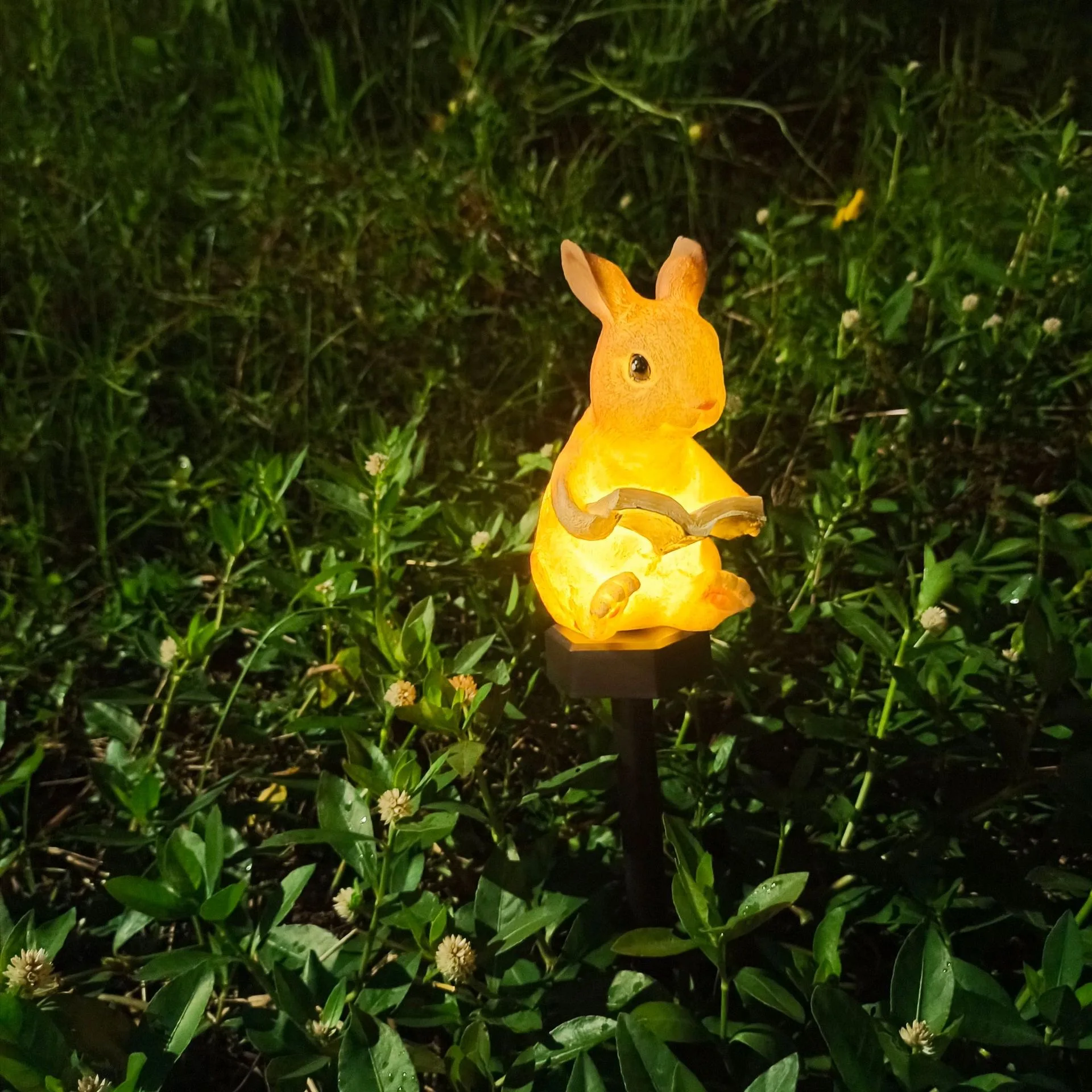 Solar Lamp for Reading Rabbit Lamp Resin Crafts Led Outdoor Lighting Decorative Landscape Lamp Solar Garden Lamp Lawn Lamp for Courtyard Garden Path