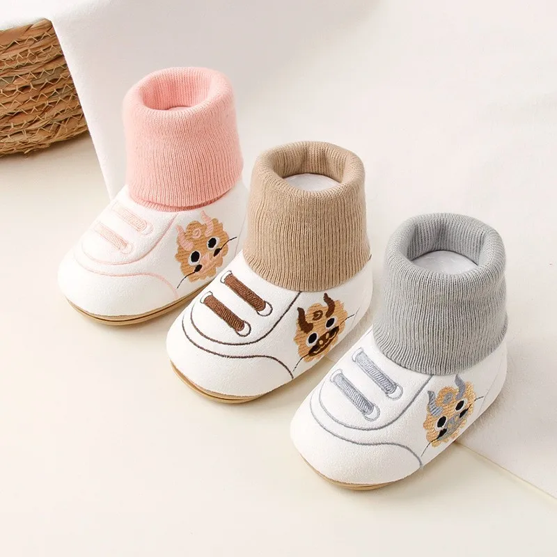 

Милые универсальные детские туфли 2026 Весна: Новые повседневные легкие ботинки для малышей, удобные нескользящие хлопковые сапожки для девочек на первые шаги
