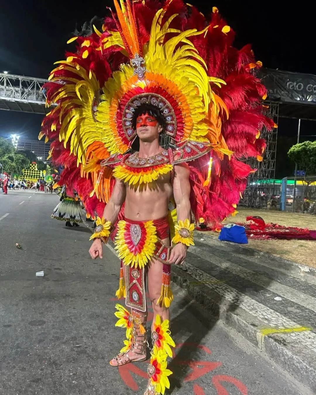 

1200 шт., натуральные перья из хвоста петуха, 35-40 см, шлейф для цыплят для свадебной вечеринки, украшения, ремесла, костюмные головные уборы, изготовление ювелирных изделий