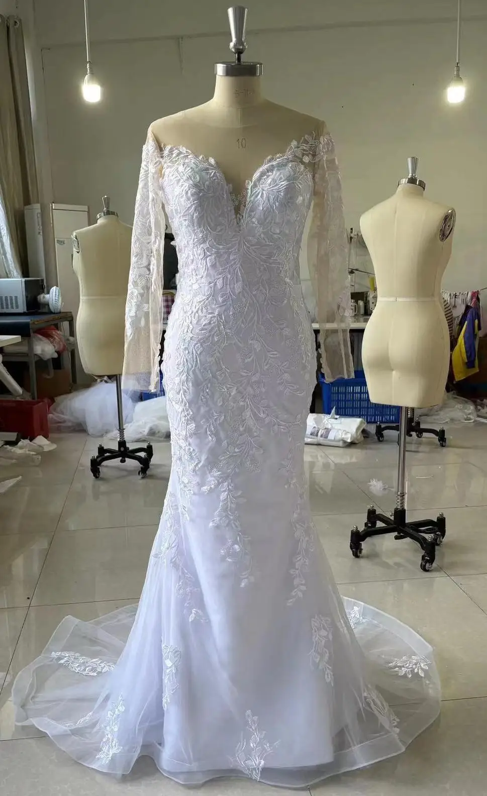 Abiti da sposa Abito da sposa classico da spiaggia stile sirena Abito da festa Boho Abito di lusso con bottoni posteriori 2025 Personalizzato di alta qualità