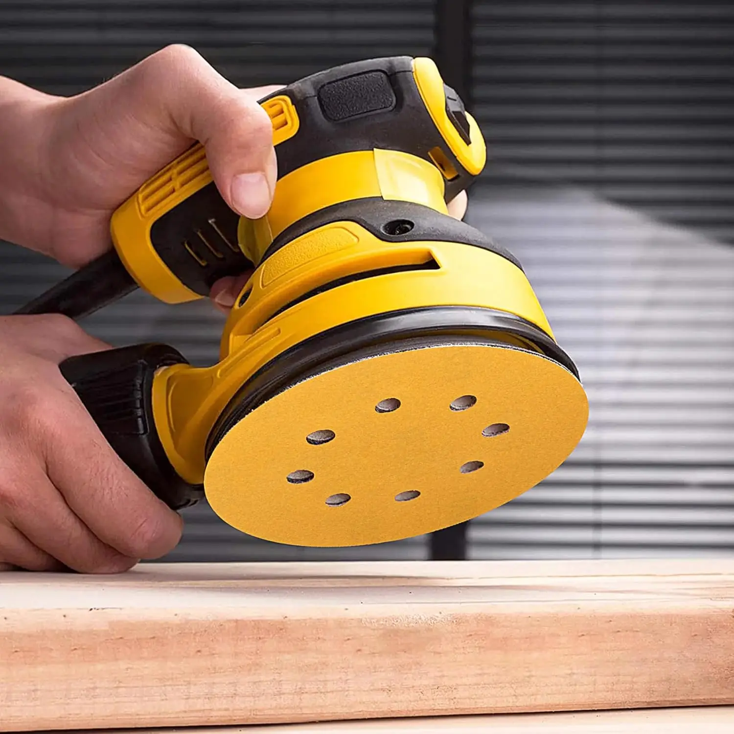 100pcs Yellow Sandpaper with 8 Holes Hook Loop Sandpaper 220 Grit Gold Sanding Discs for Random Orbital Sander Woodworking
