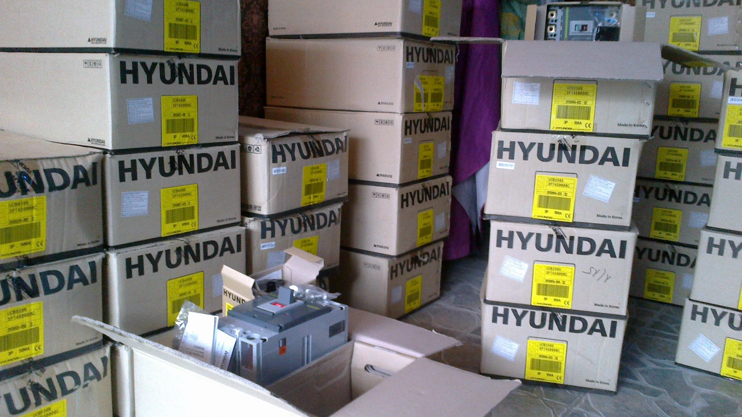 Original Genuine HYUNDAI Hyundai, Molded Case Circuit Breaker UAB30C Replaces HiBS 30 /HiBH 30