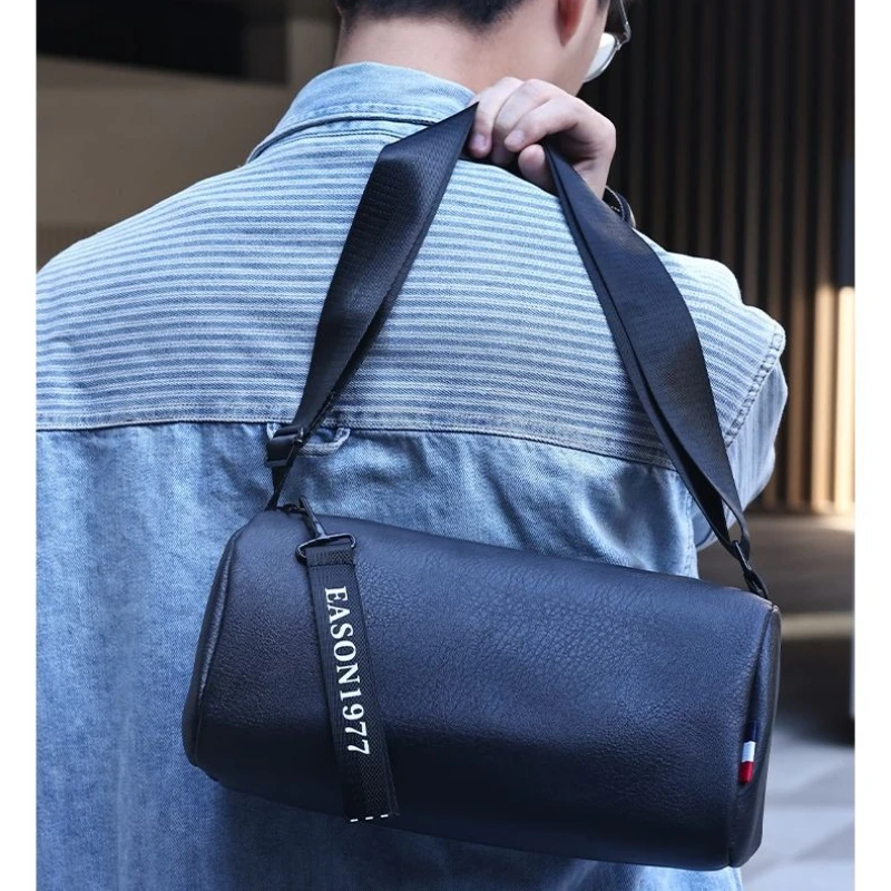 New Shoulder Messenger Bag, Korean Version of Fashion Men's Bag, Casual Large-capacity Drum Bag, Tide Handbag, Sports Backpack.