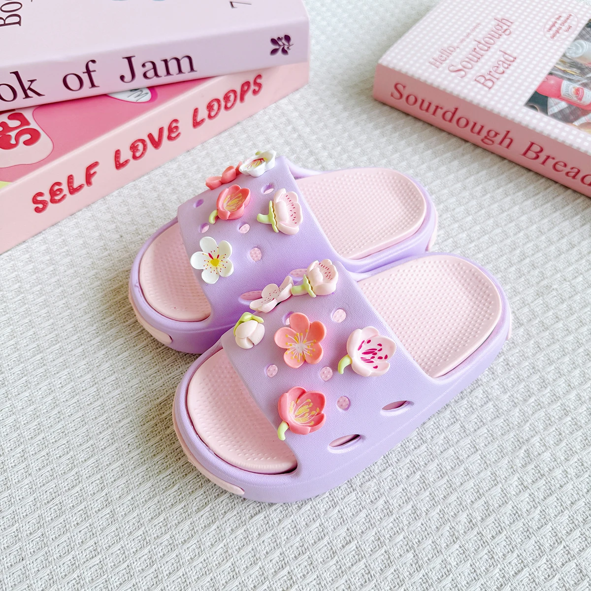 New Popular Style Cherry Blossom Versatile Girls' Eva Slippers, Fashionable Dual-Color Soft-Soled Non-Slip Sandals 831