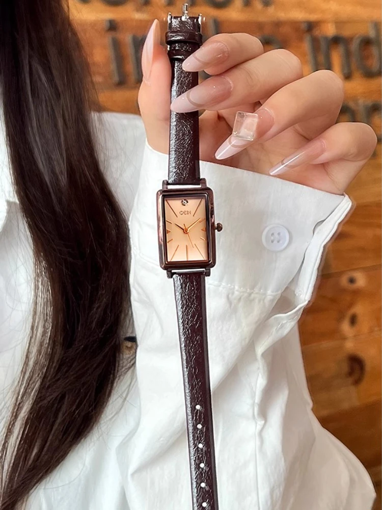 2025 New Rectangle Elegant Temperament Women's Watch Vintage Leather Waterproof Quartz Watch