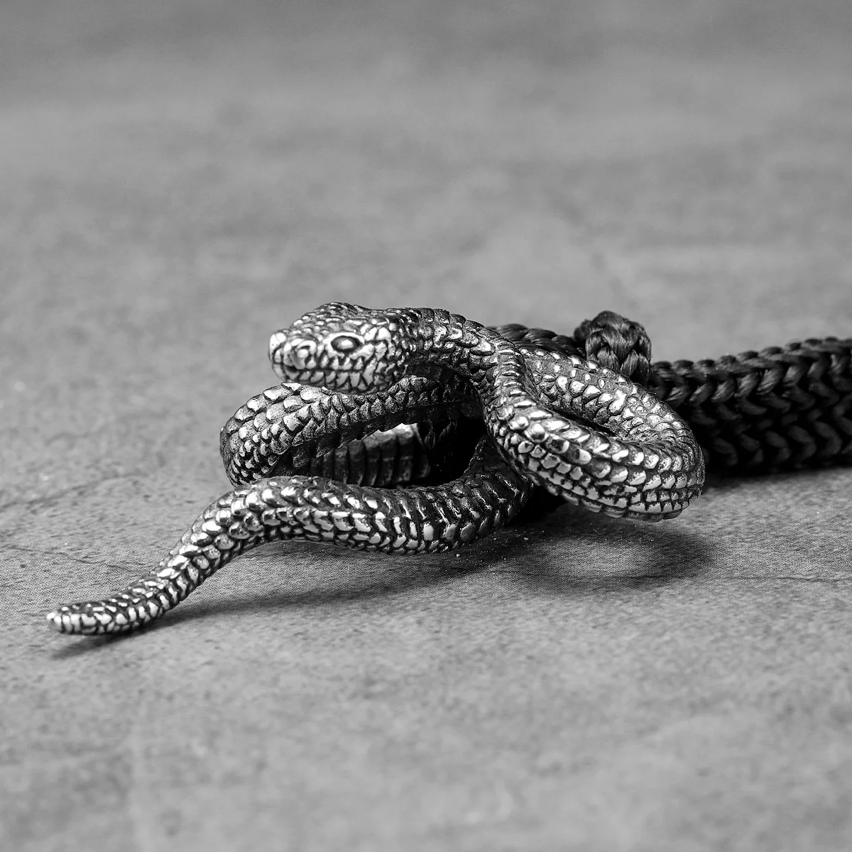 Retro Snake New In Men Necklaces With Pendant Stainless Steel Jewelry For Male Women Punk Hip Hop Accessories Gifts Wholesale