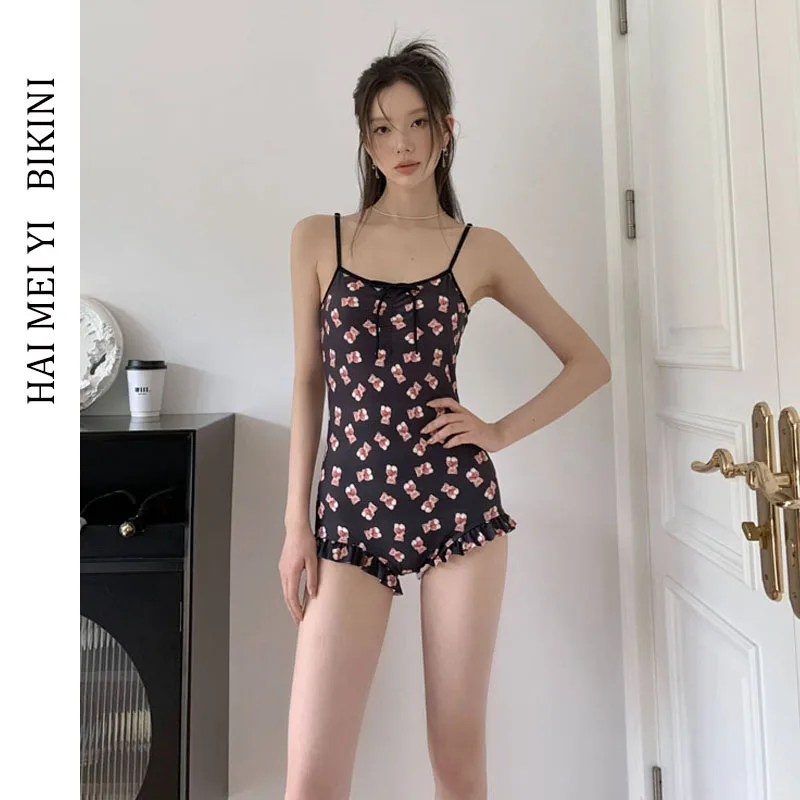 

Новый цельный купальник H 2025 для женщин: консервативный, с мультяшным принтом, утягивающий, скрывающий живот, для термальных источников и отдыха