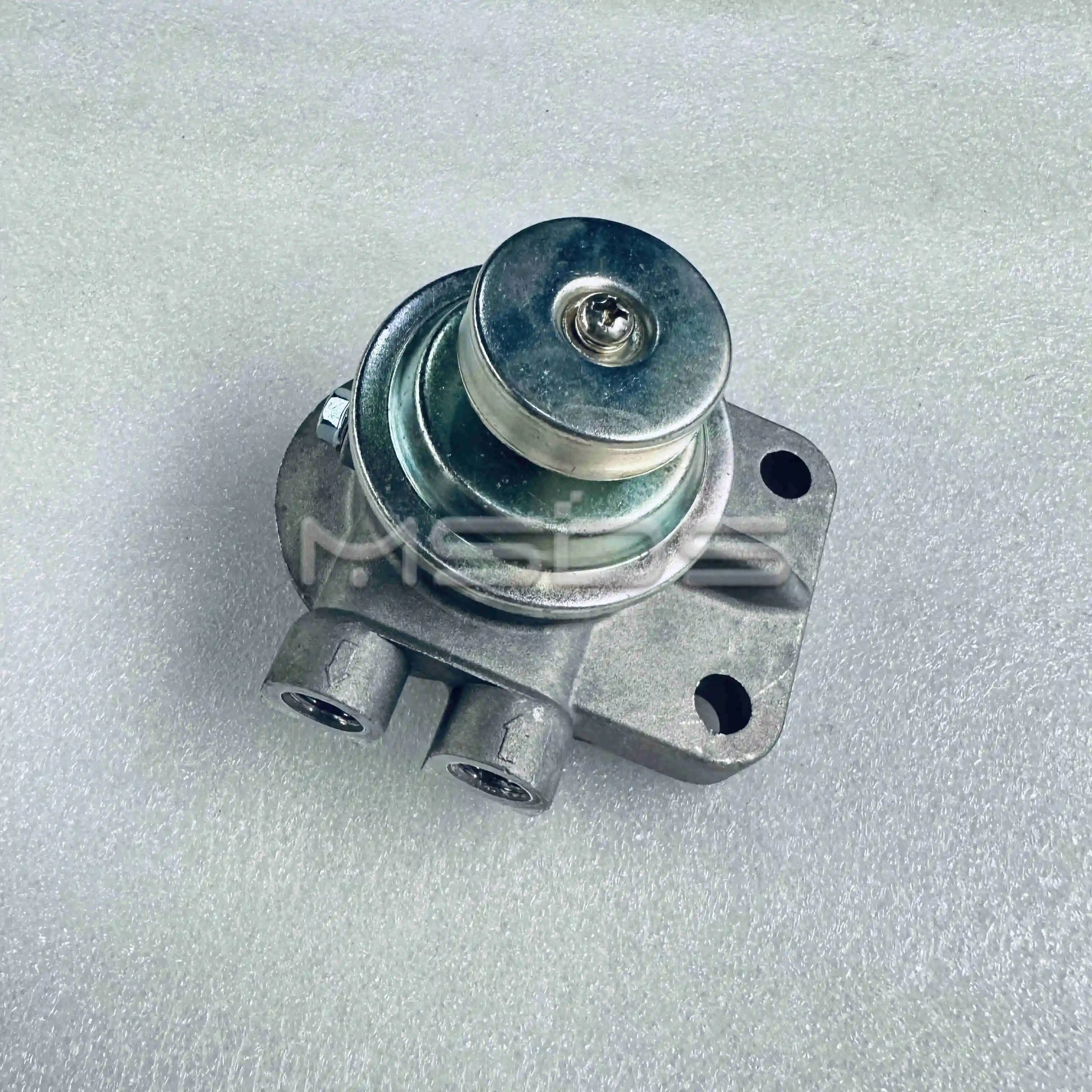 B3.3 Cummins Engine Parts Fuel filter head C6204717210