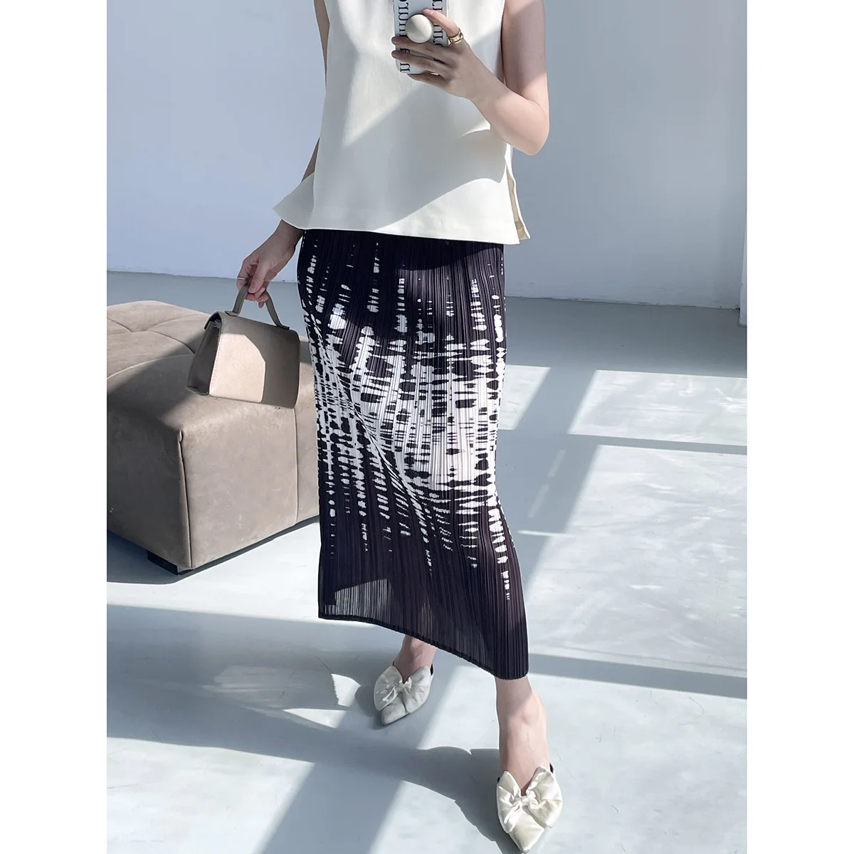 

Miyake плиссированная новинка 2025 года, женская юбка с цифровым принтом, элегантная эластичная утягивающая универсальная черная прямая юбка с высокой талией