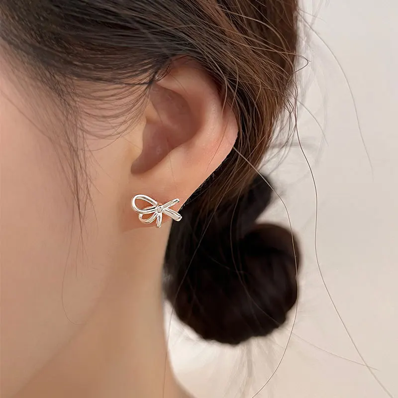 New Simple Metal Bowknot Stud Earrings for Women Korea Gold Silver Color Small Dairly Earring Boucles D\'oreilles Fashion Jewelry