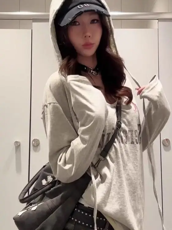 تي شيرت نسائي صيفي جديد بأكمام طويلة وقلنسوة مع طباعة حروف أمريكية، تصميم رقيق بأسلوب كسول، قطعة علوية متعددة الاستخدامات فضف...