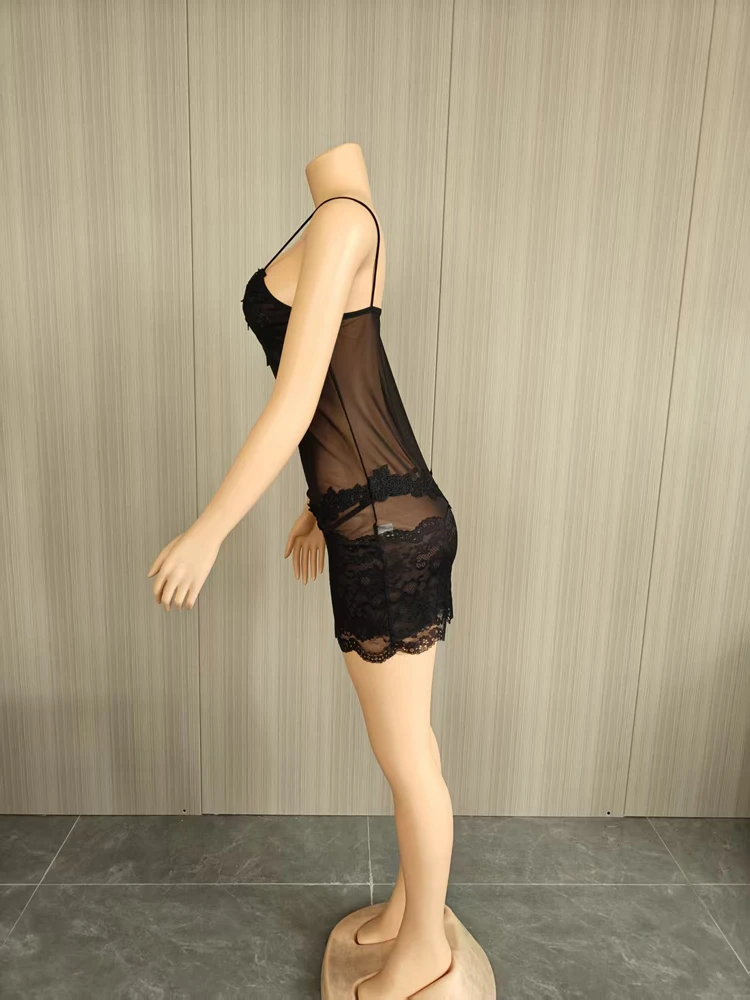 Sexy Spaghettiträger-Minikleid aus transparentem Mesh mit floralen Spitzenapplikationen, durchsichtiges, figurbetontes kurzes Kleid für Damen, Party- und Nachtclub-Outfit – Detail 9