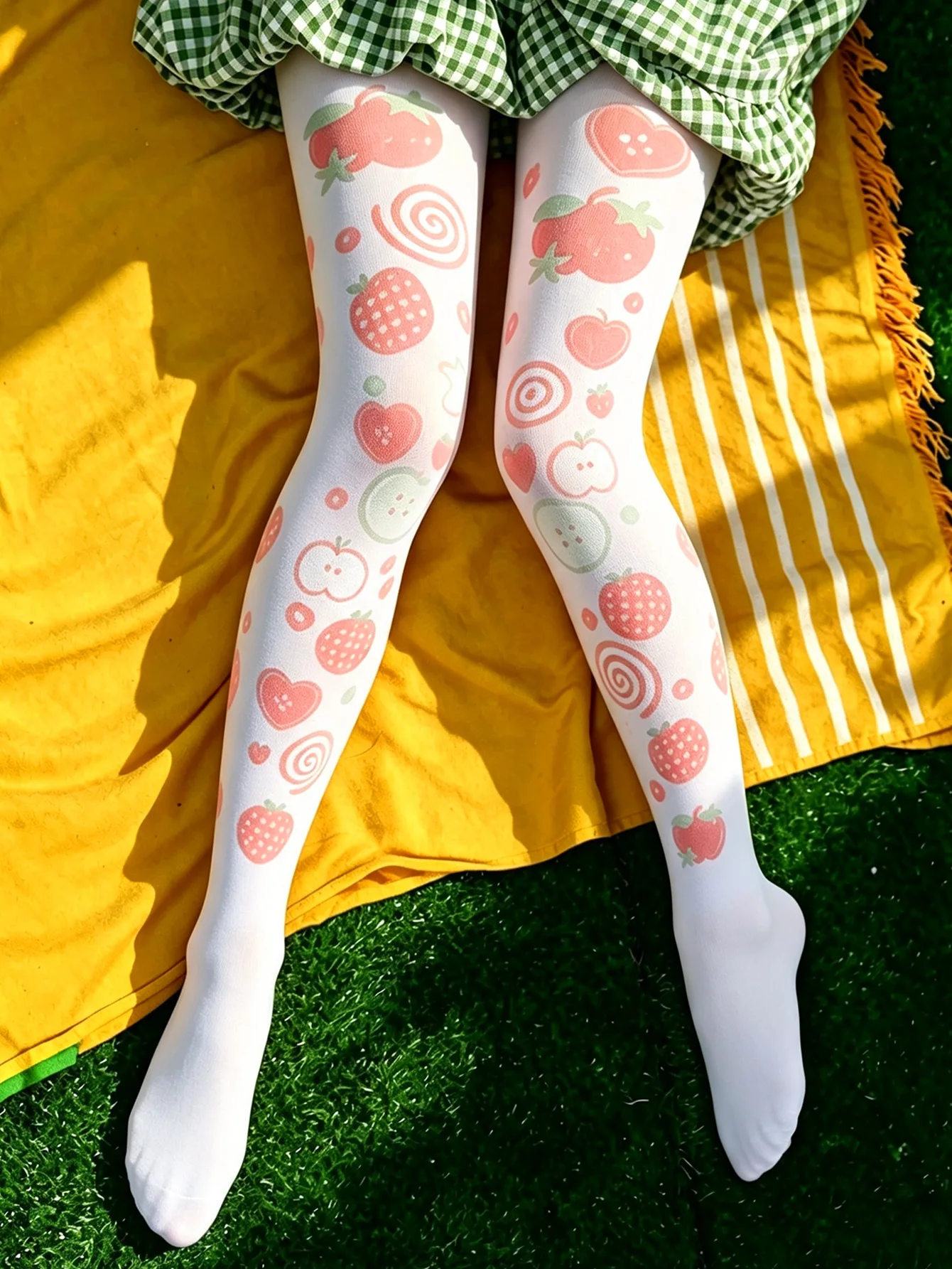 Cute Strawberry Apple Fruit Print White Tights Women Sweet Lolita Over Knee Pantyhose Cosplay Party Printed Hosiery Socks