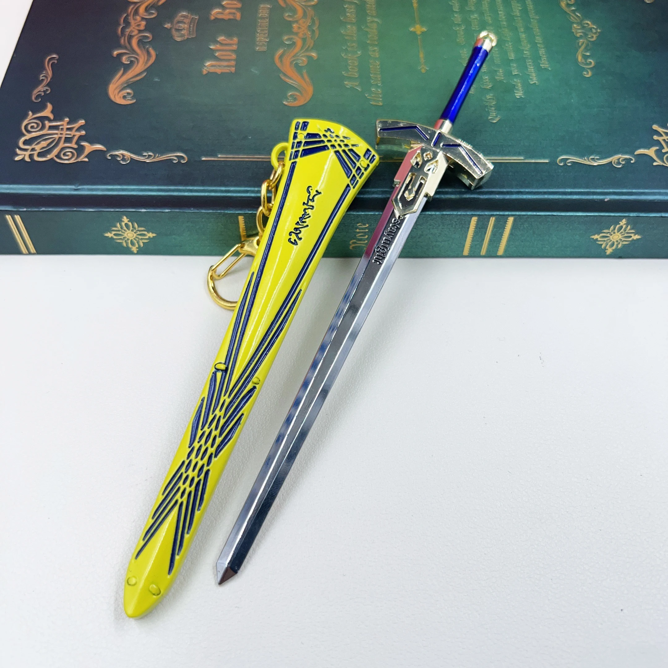 Anime 16cm Mini Sword Keychain From Fate/Stay Night Alter Saber