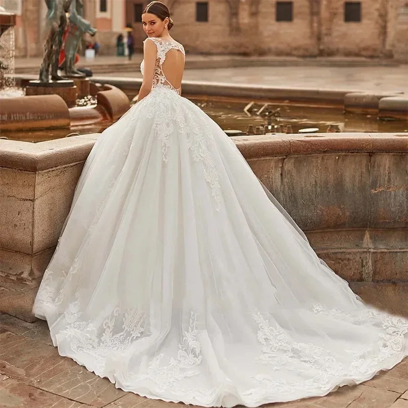 Customized Elegant Sweetheart Appliques Wedding Dresses Backless Cut-out Bride Gown Ball Gown Vestidos De Novia
