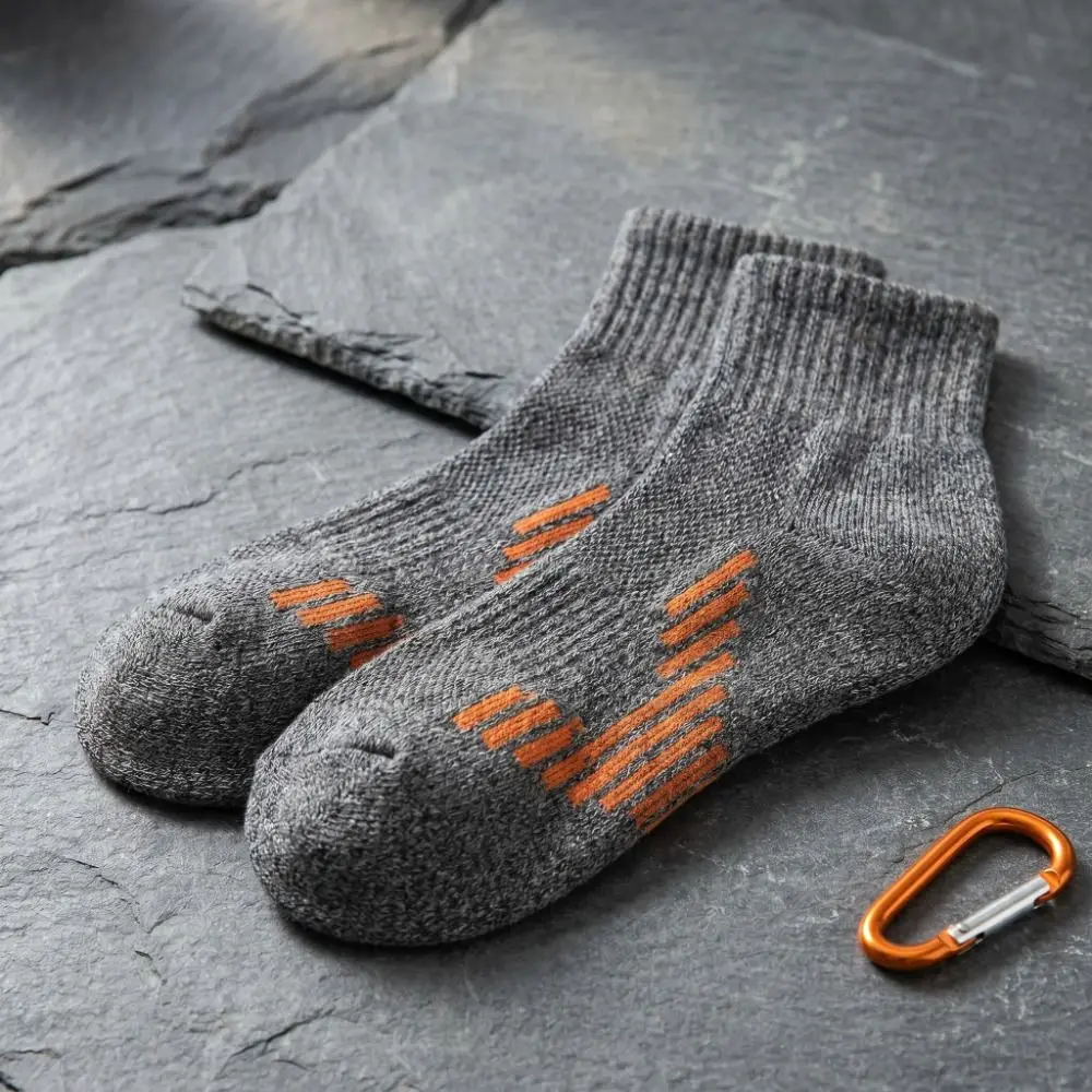 Comfortable Breathable Men's Socks Sweat Absorption Cotton Athletic Socks Stripe Pattern Sports Socks Casual