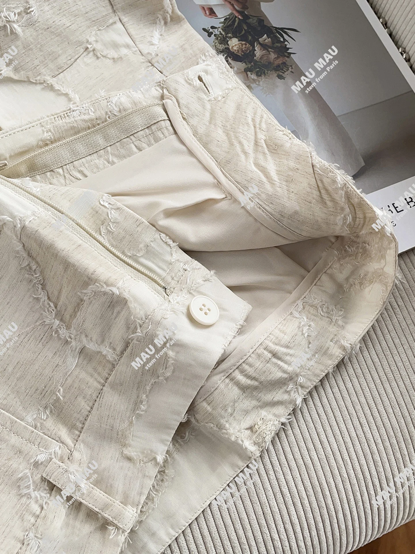 High-End Autumn Women's Faion Set with V-Ne Vest Top And orts Ele Miss Rich Sle Polyester Fiber Button Closure