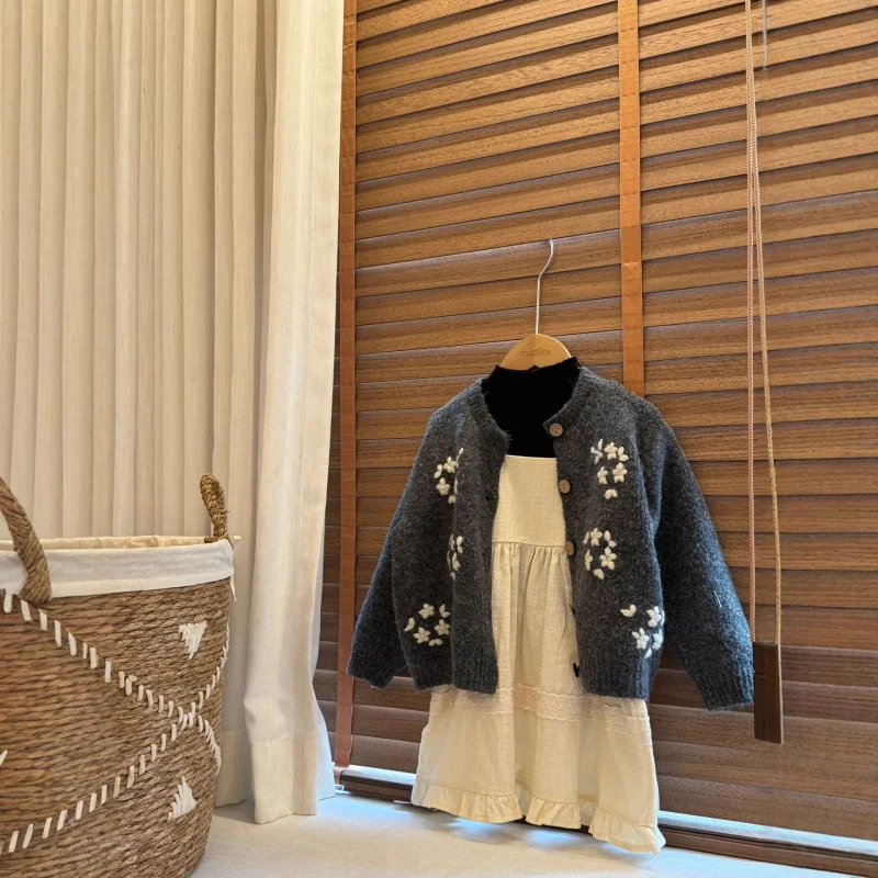 

Red Sweater for Young Girls in Autumn2025New Korean Style Fashionable Children's Knitted Top Two-Piece Set