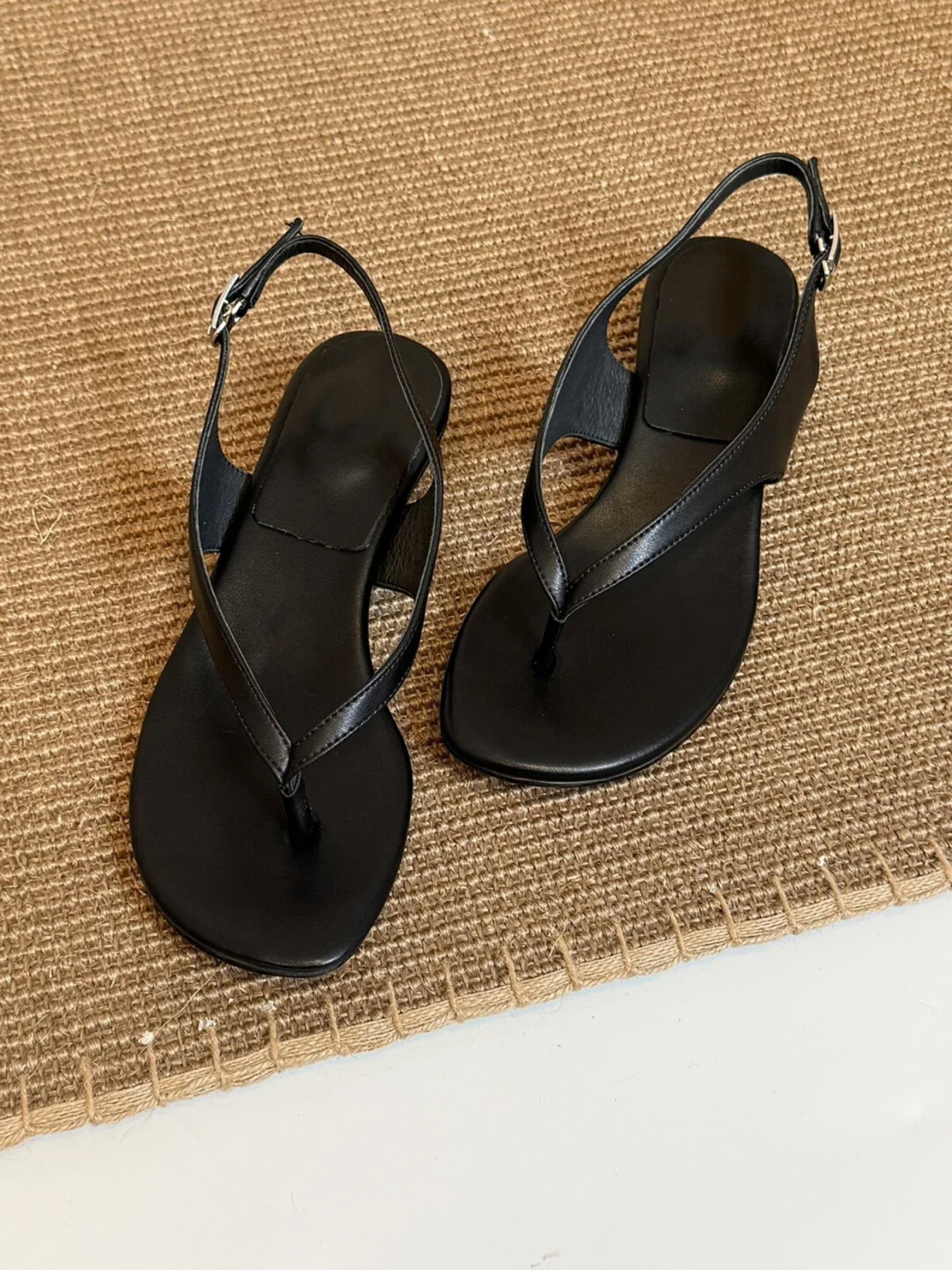 Zehensteg-Sandalen für Damen, Absatzschuhe, modische Freizeitpantoletten, Strand-Flip-Flops, elegante Designer-Slides für Frauen – Detail 5