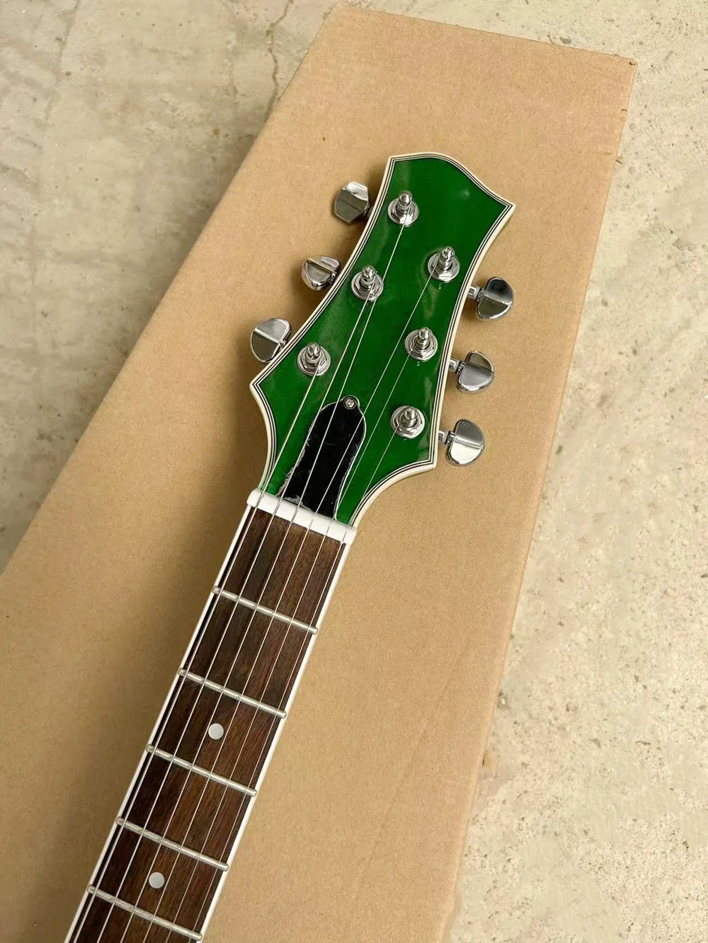 Green Body 6 Strings Electric Guitar with Chrome Hardware,Rosewood Fretboard,Provide Customized Service