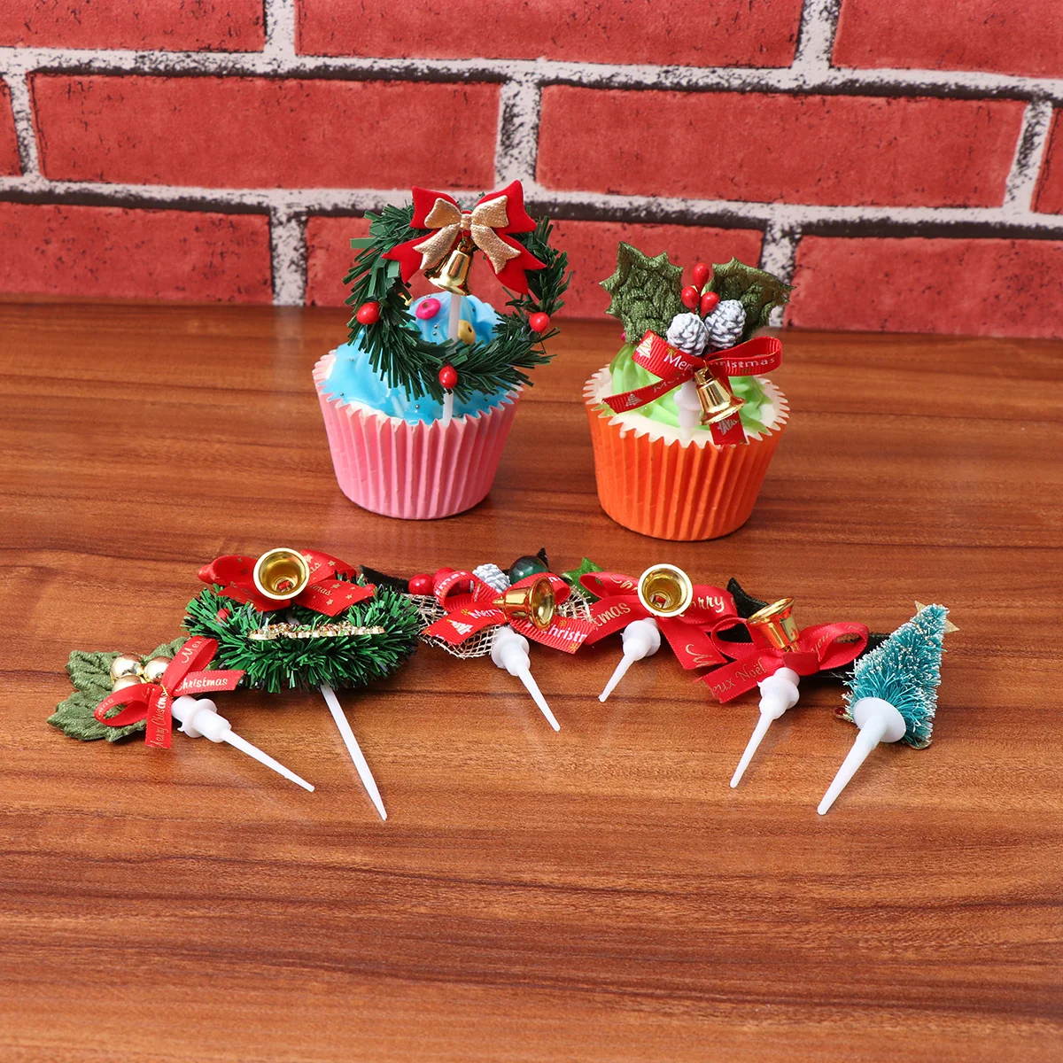

8Pcs Chic Christmas Cake Toppers Xmas Themed Cake Decoration Picks Cupcake Food Picks Birthday Party Supplies Cupcake Topper