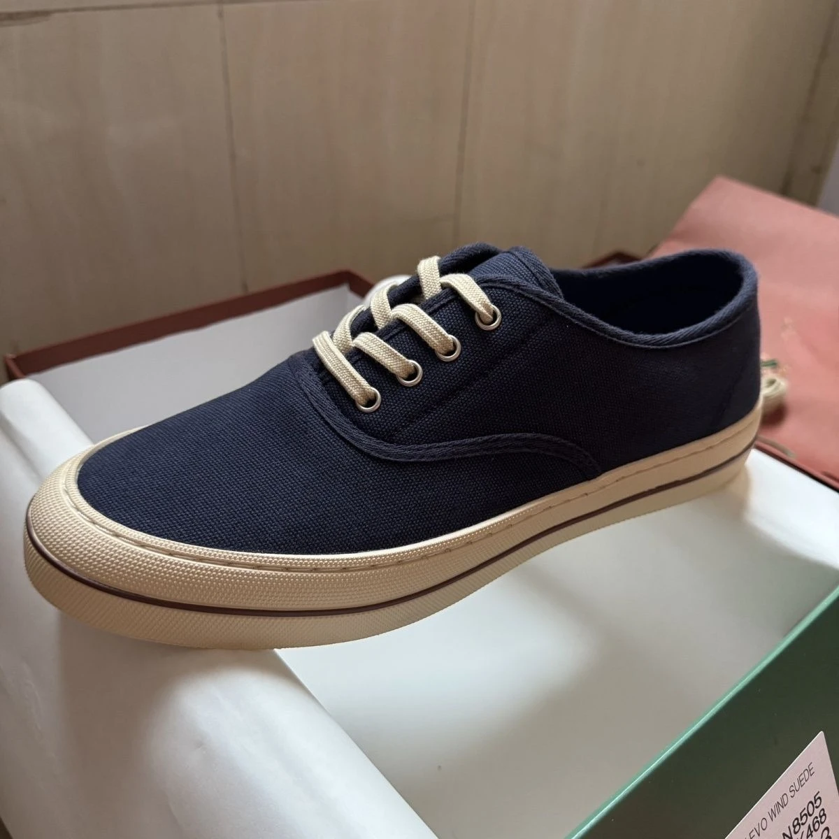 

2026 Men‘s Canvas Sneakers Low Profile Old Money Minimalist Breathable Casual Lace Up Summer Lightweight