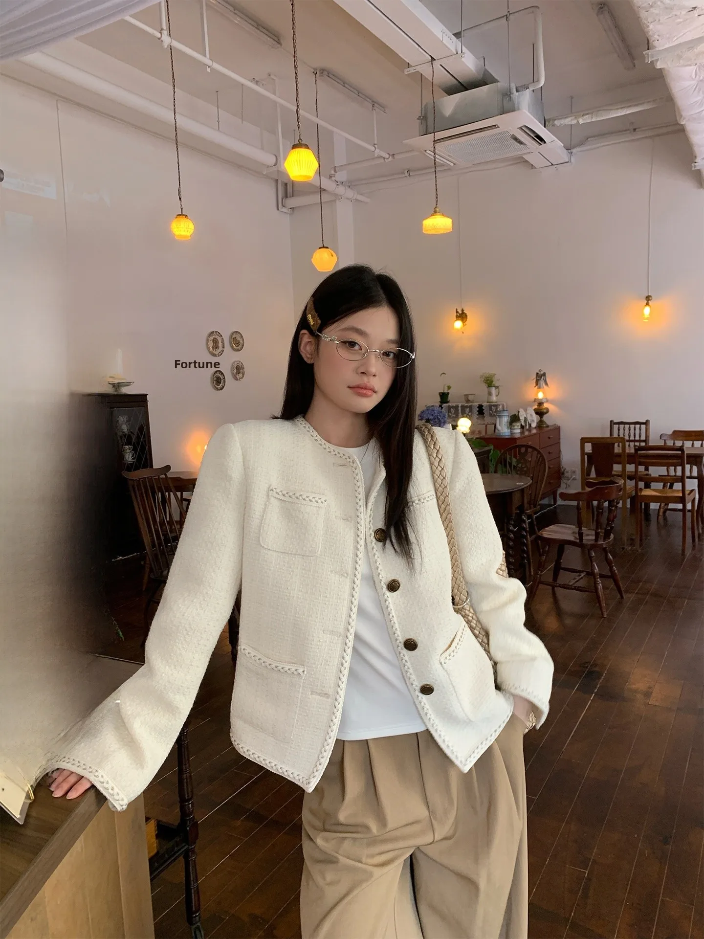 

Song Zhengen Корейский Sle Small Fraance Wind Jaet женский осенний новый уникальный супер красивый дизайн Sense Top